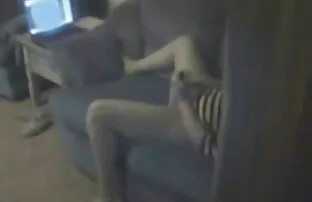 XXX 庭の鍬に与える 女の子 の 為 の アダルト 動画